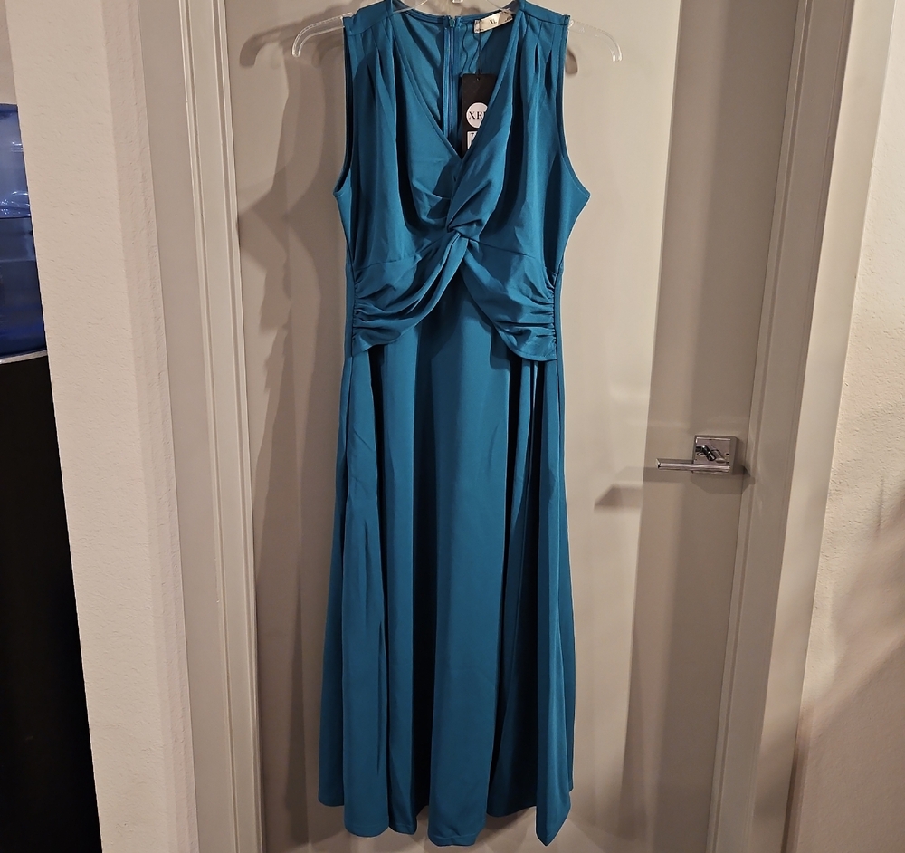 Chic Teal Sleeveless Maxi Dress